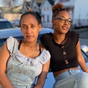 Meet your Posher, Leslie